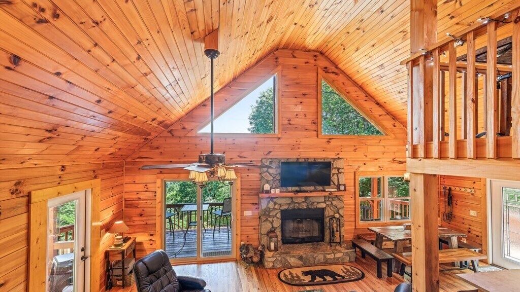 Photo of Livingroom in Maggie Valley