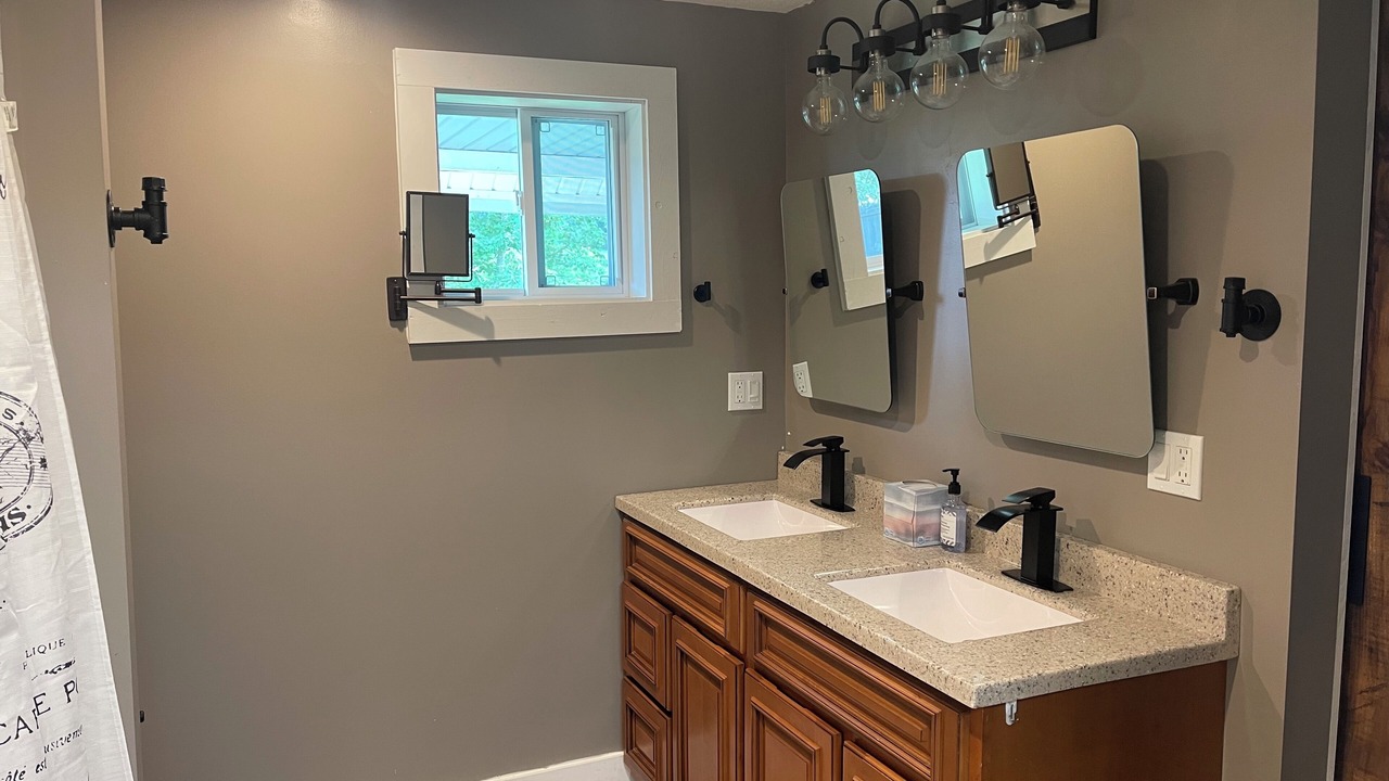 Photo of Bathroom in Seymour
