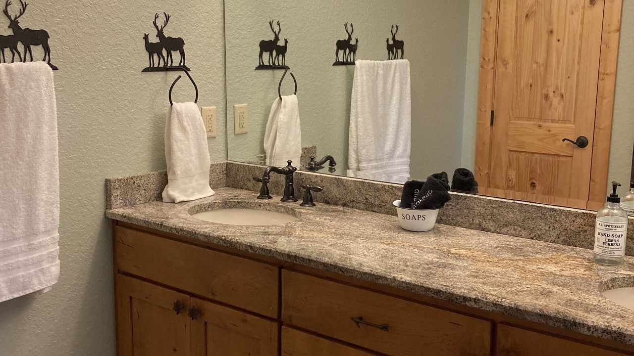 Photo of Bathroom in Cataloochee Ranch