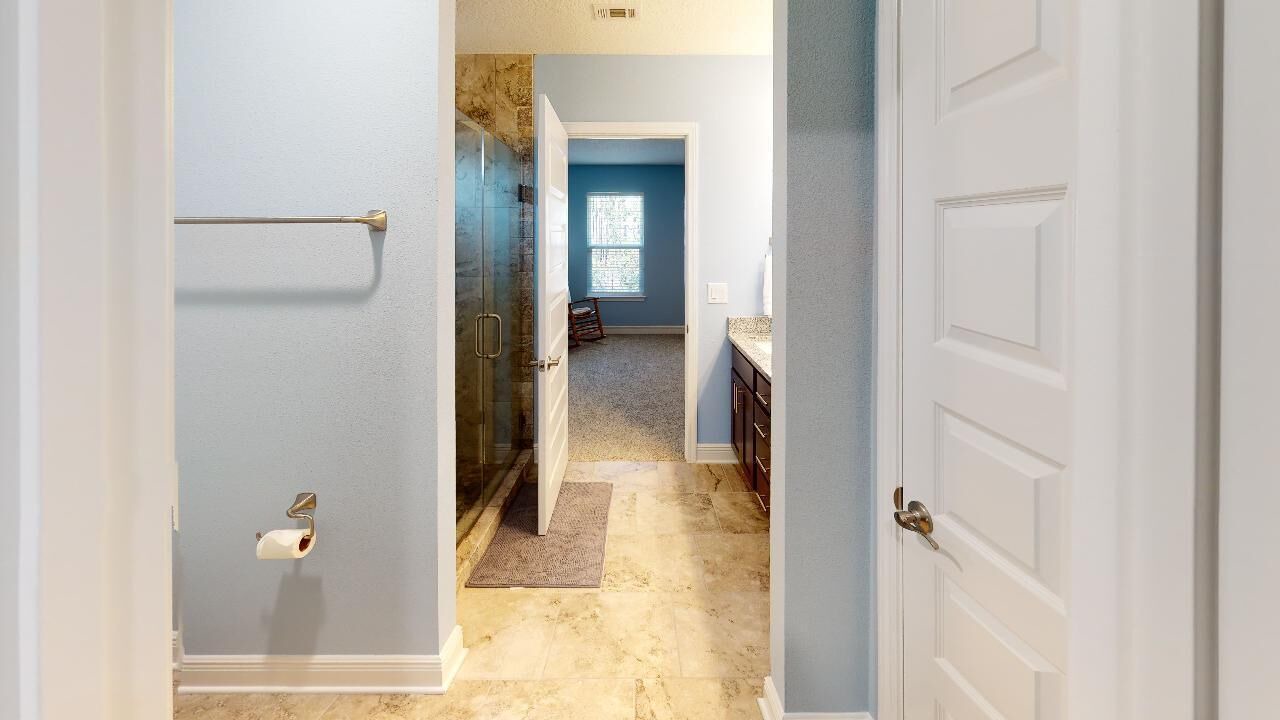 Photo of Bathroom in Oak Court