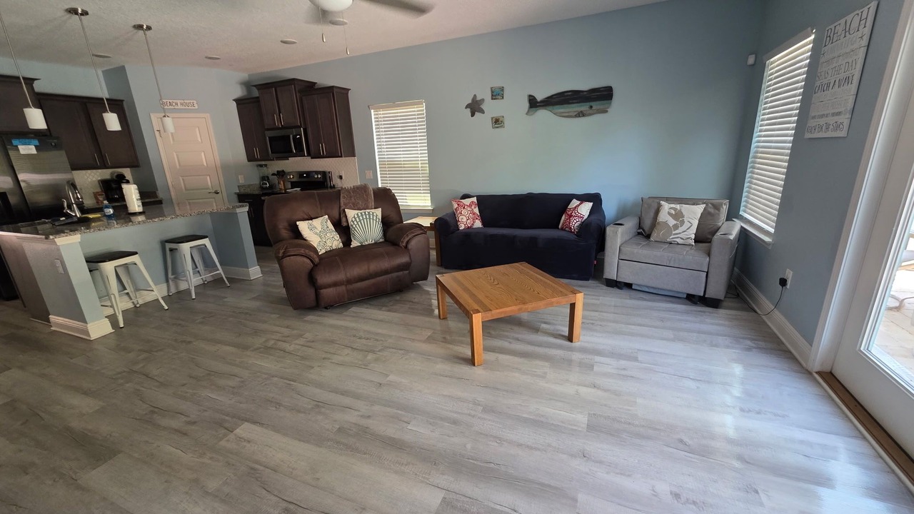 Photo of Livingroom in Oak Court