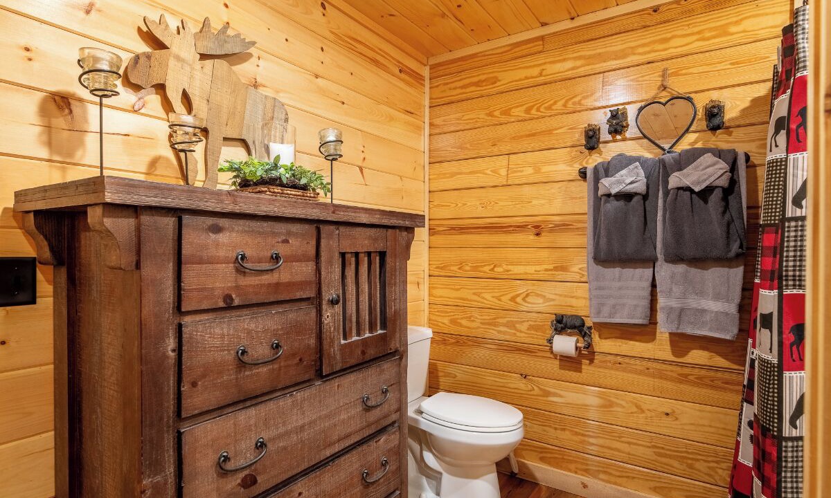 Photo of Bathroom in White Oak Lodge