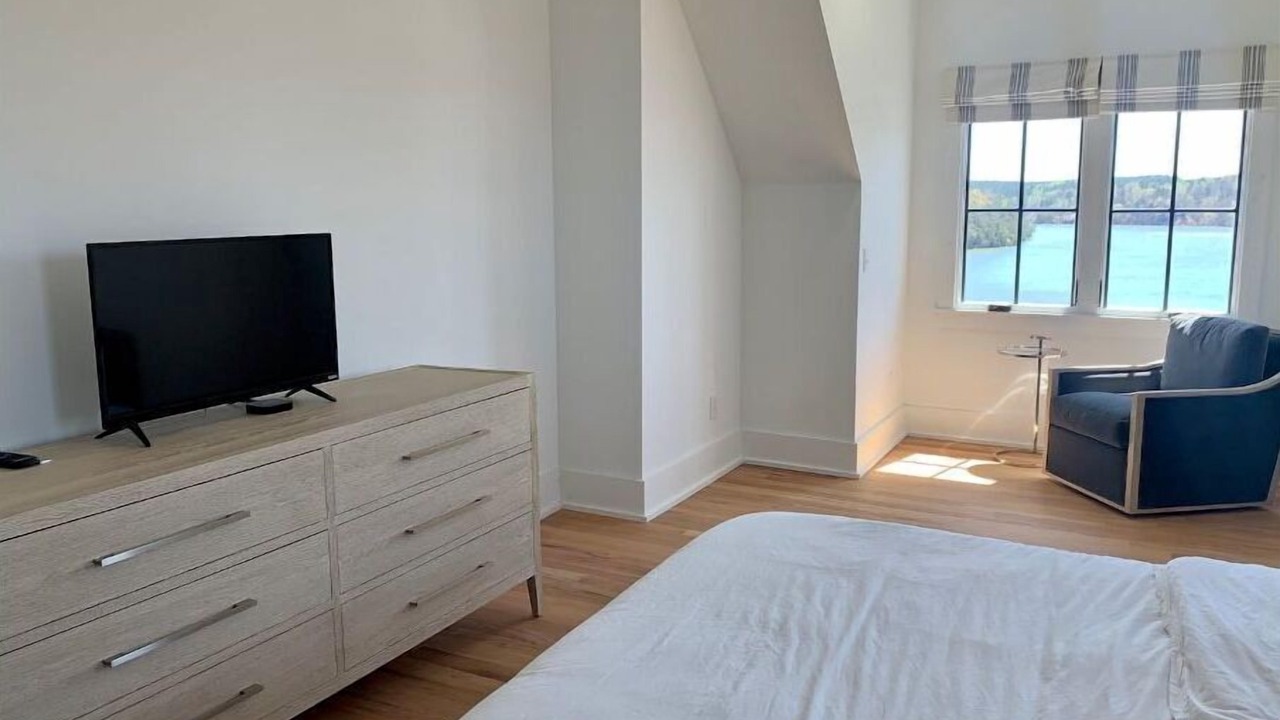 Photo of Bedroom in Crane Hill