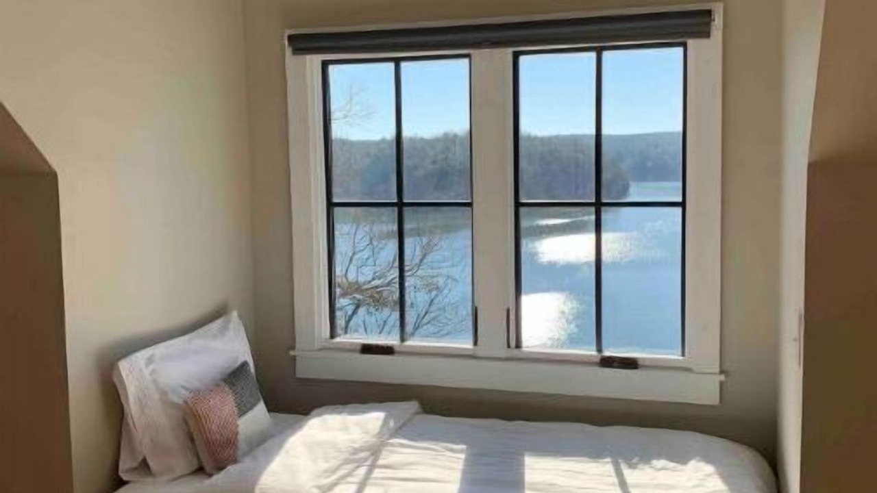 Photo of Bedroom in Crane Hill