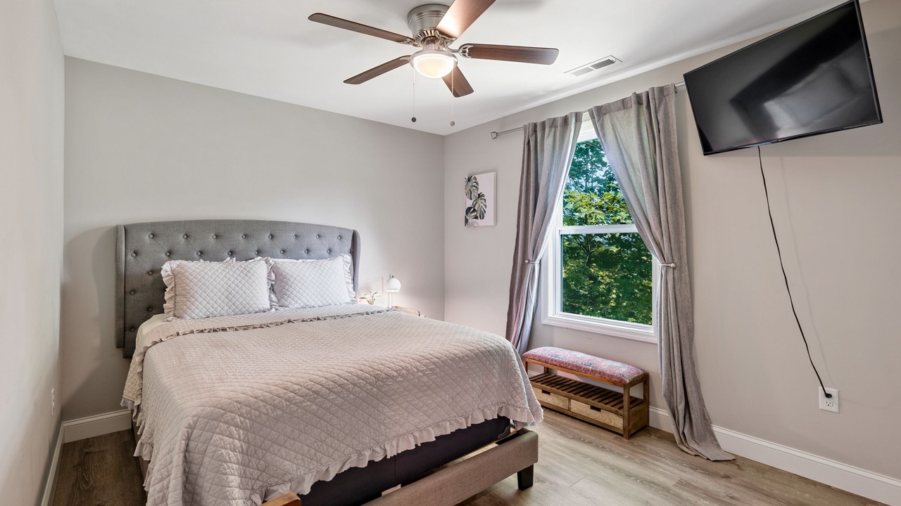 Photo of Bedroom in Candler
