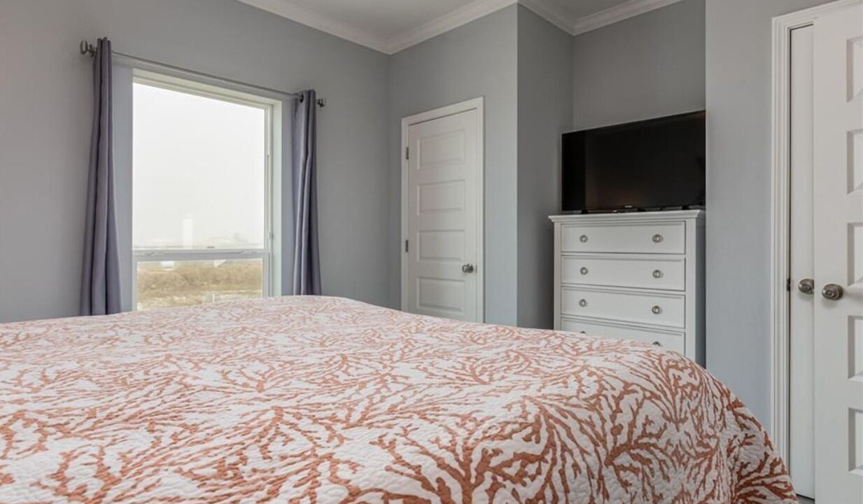 Photo of Bedroom in Dauphin Island