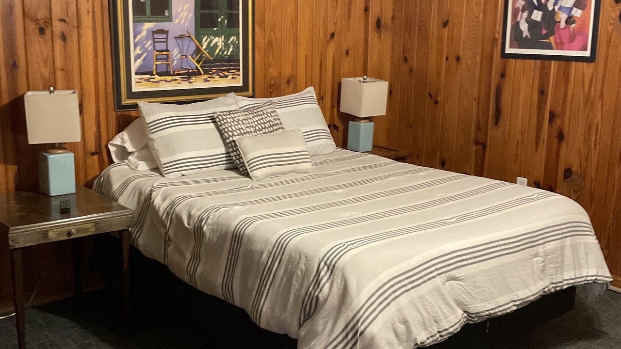 Photo of Bedroom in Foley