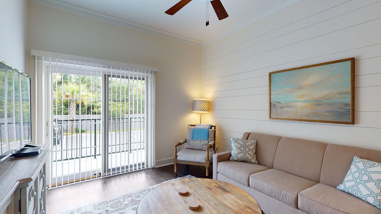 Photo of Livingroom in King City