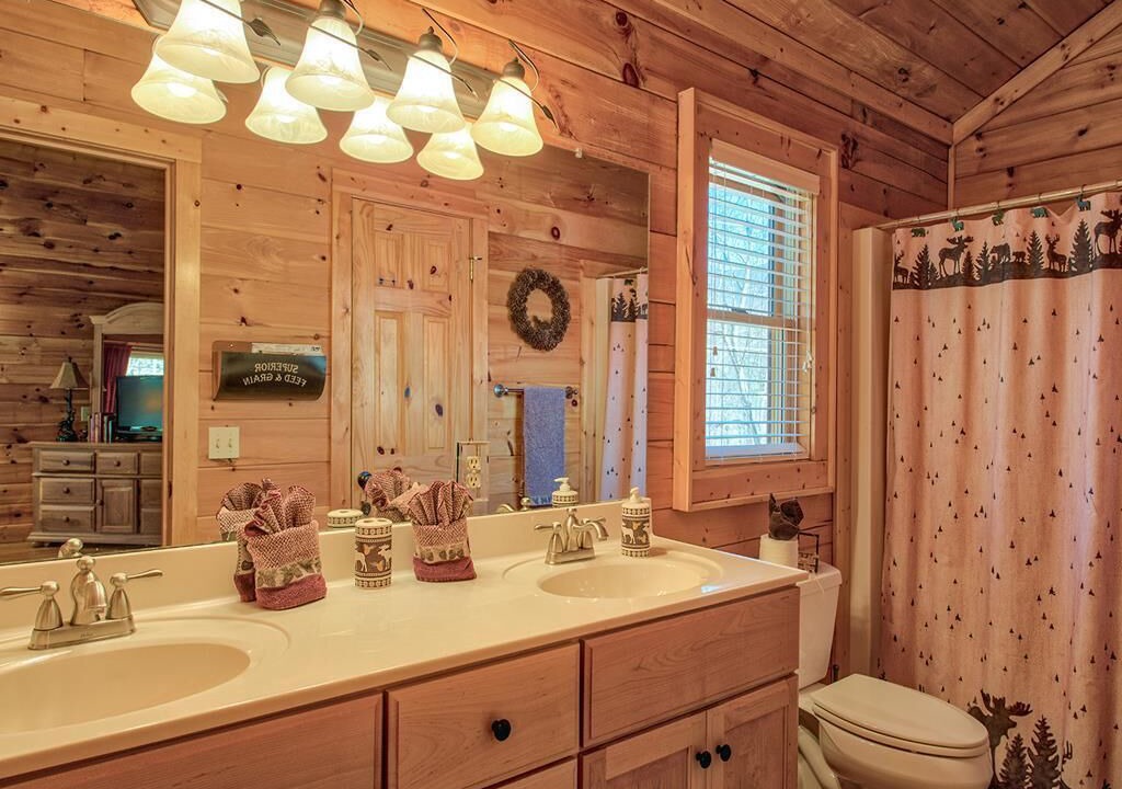 Photo of Bathroom in Maggie Valley