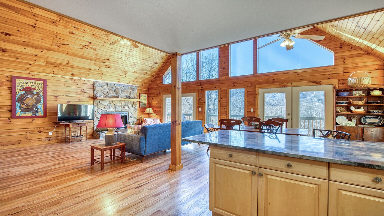Photo of Livingroom in Waynesville