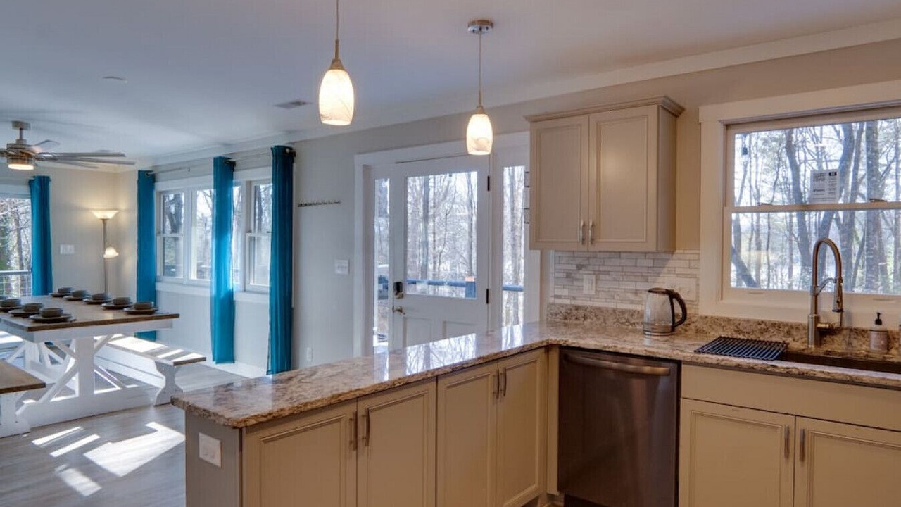 Photo of Bedroom in Lake Toxaway
