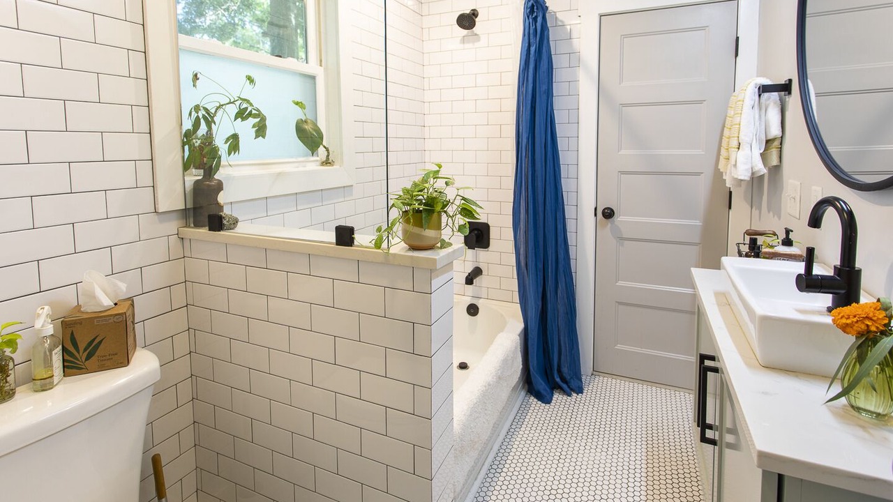 Photo of Bathroom in Riverland Terrace