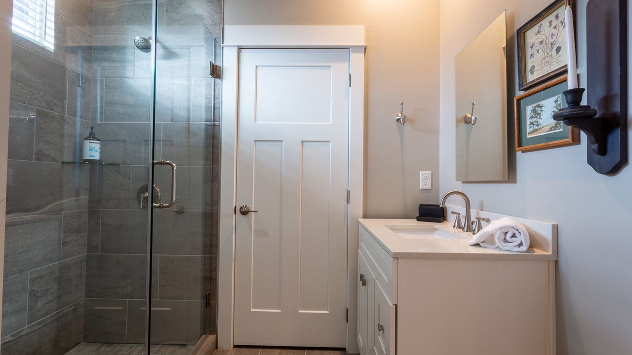 Photo of Bedroom in Woodfin