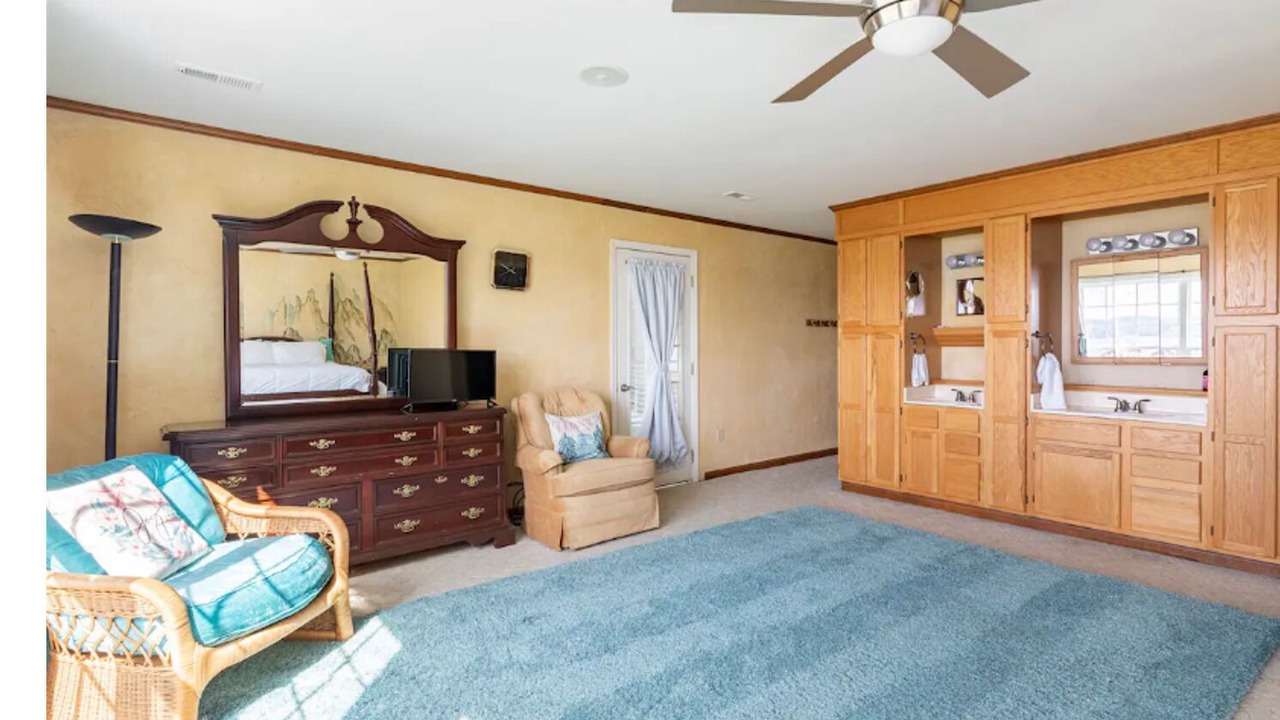 Photo of Bedroom in Guntersville
