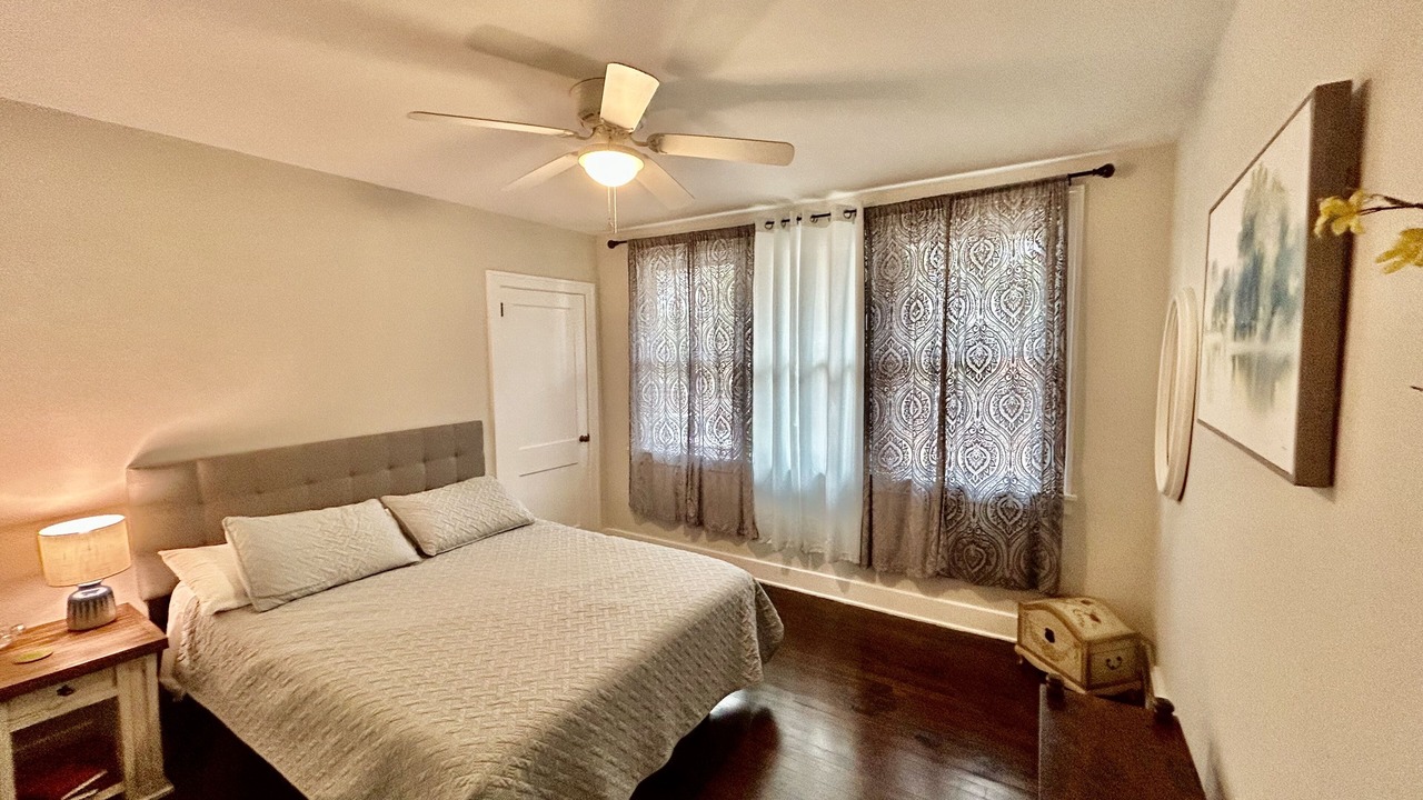 Photo of Bedroom in Forest Hills