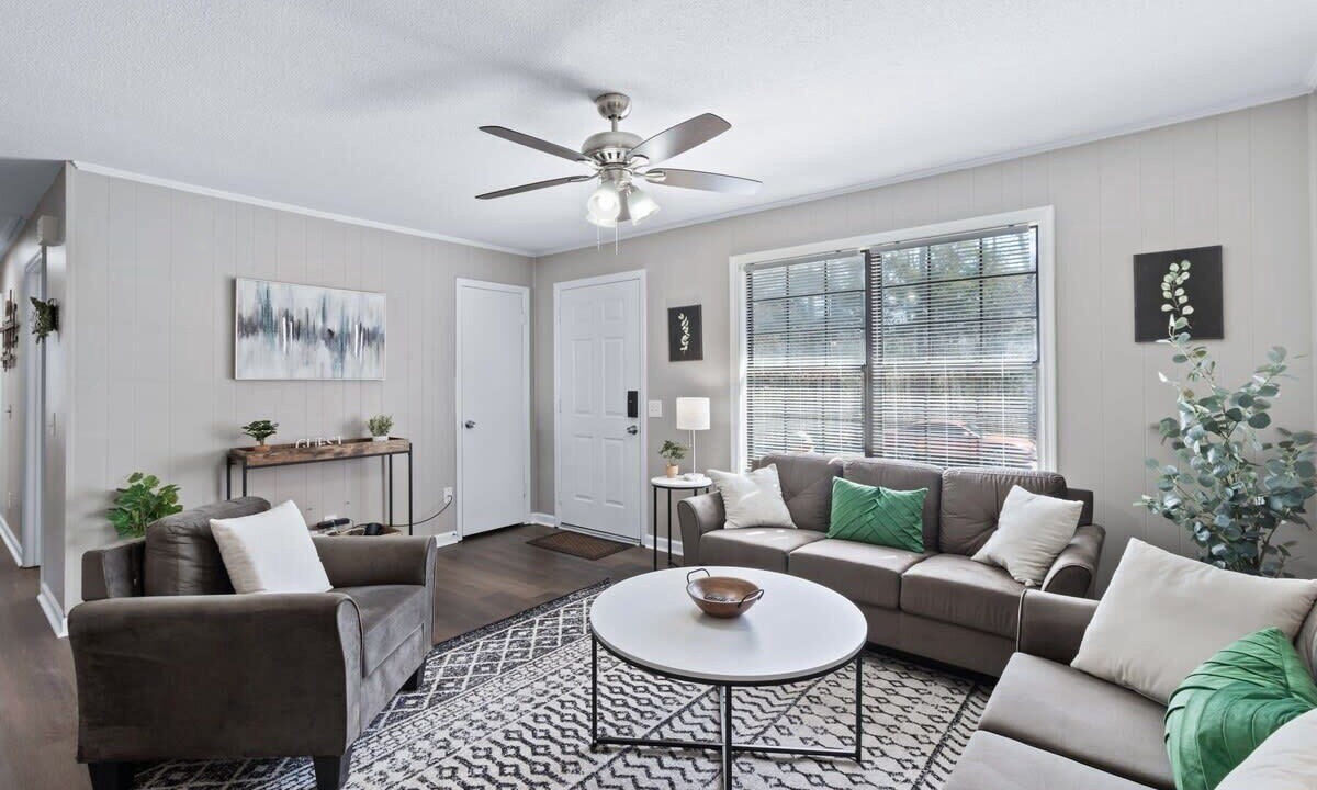 Photo of Livingroom in Trenton