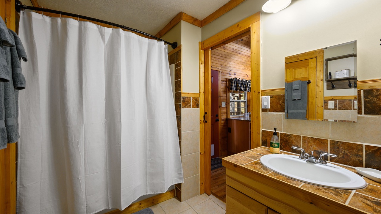 Photo of Bathroom in Cosby