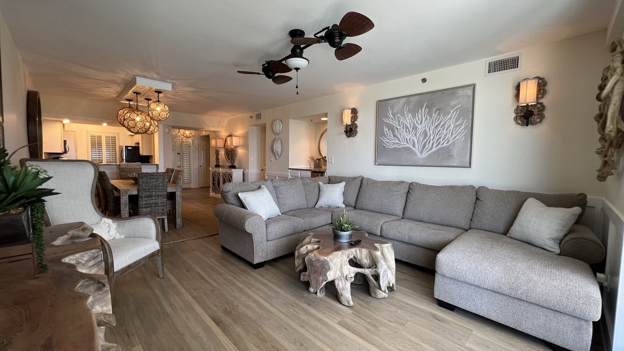 Photo of Livingroom in Orange Beach East