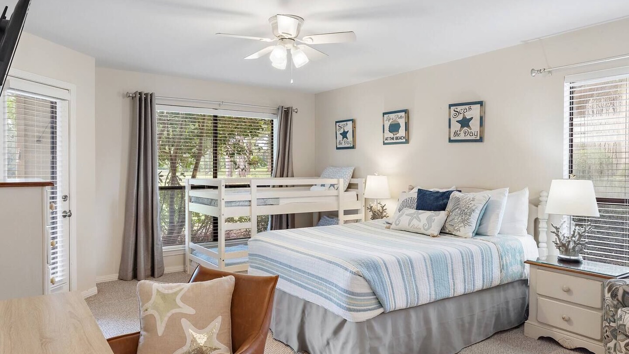 Photo of Bedroom in Miramar Beach