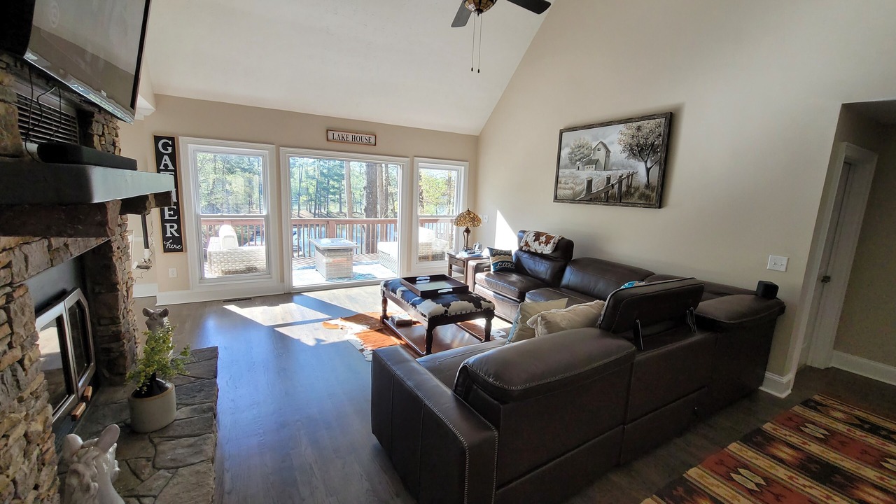 Photo of Livingroom in Monticello
