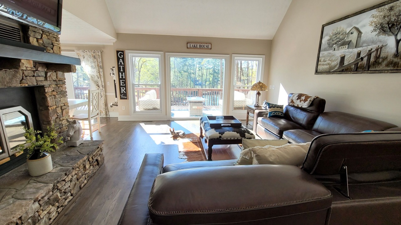 Photo of Livingroom in Monticello