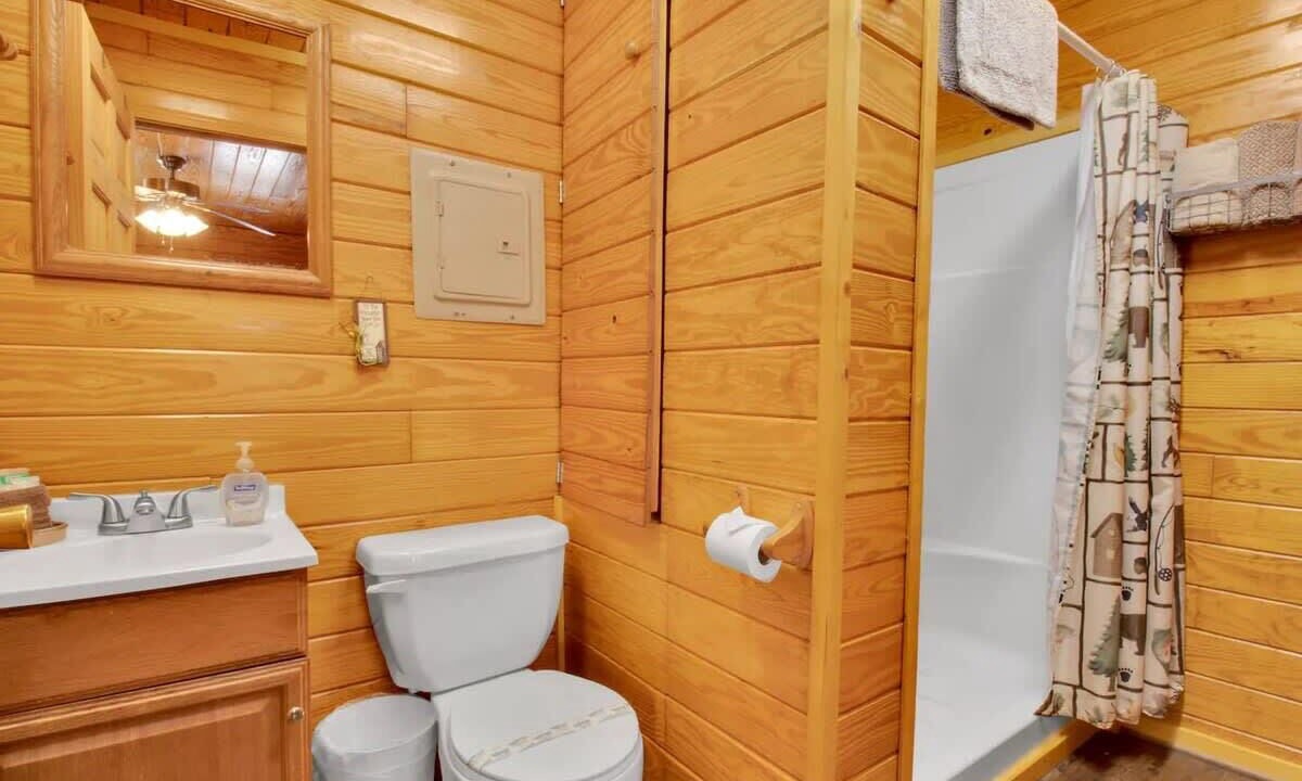 Photo of Bathroom in Gatlinburg