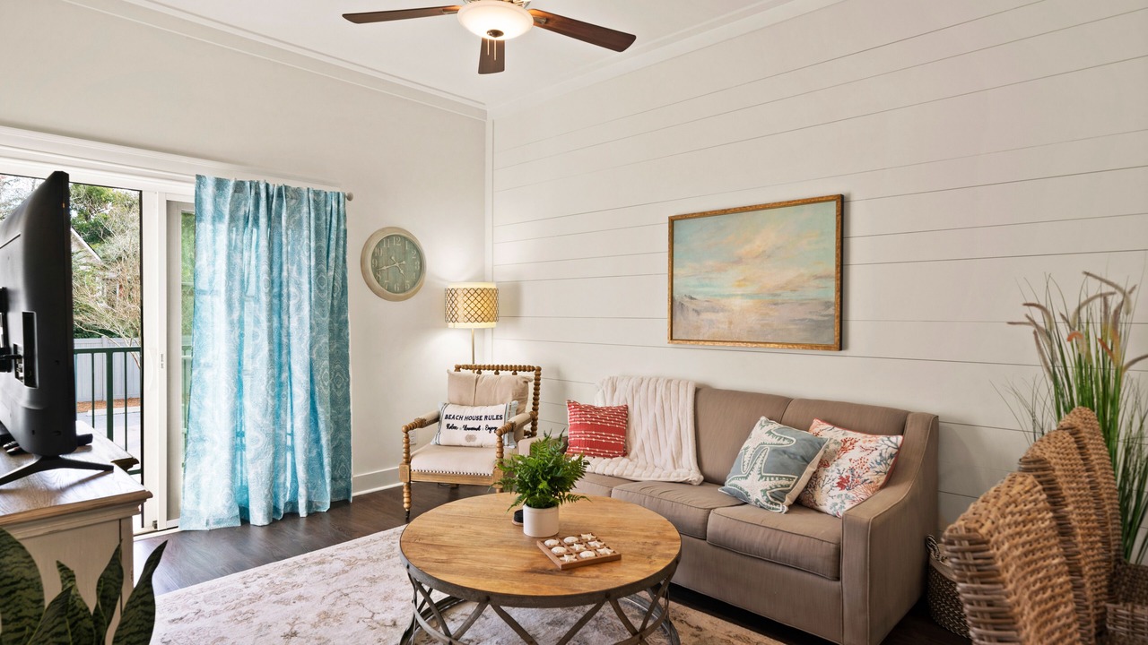 Photo of Livingroom in King City