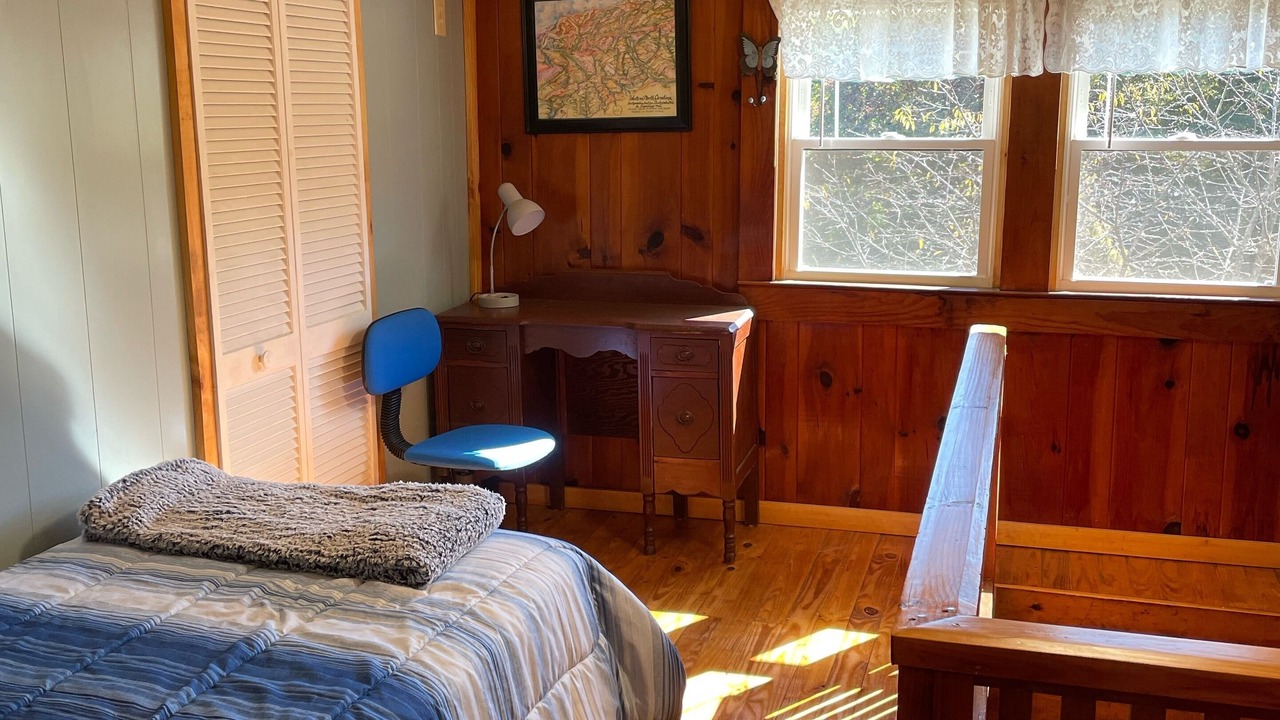 Photo of Bedroom in Hot Springs