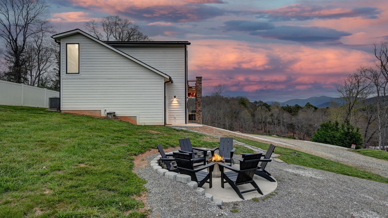 Photo of Patio Balcony in Weaverville