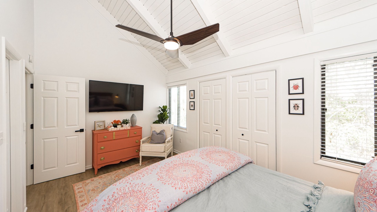 Photo of Bedroom in Sealoft Villas