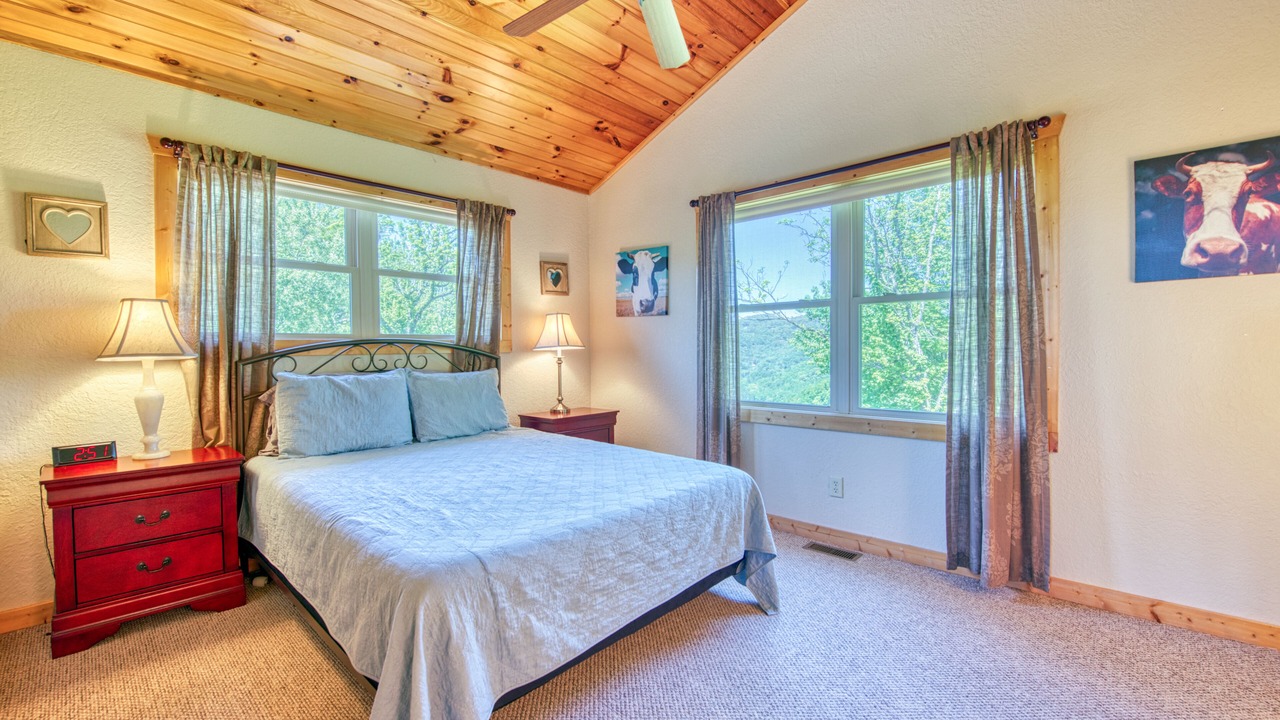 Photo of Bedroom in Waynesville