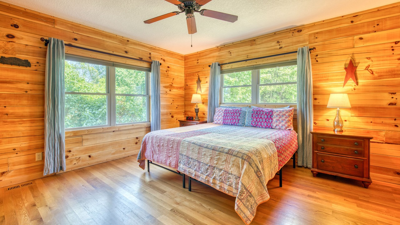 Photo of Bedroom in Waynesville