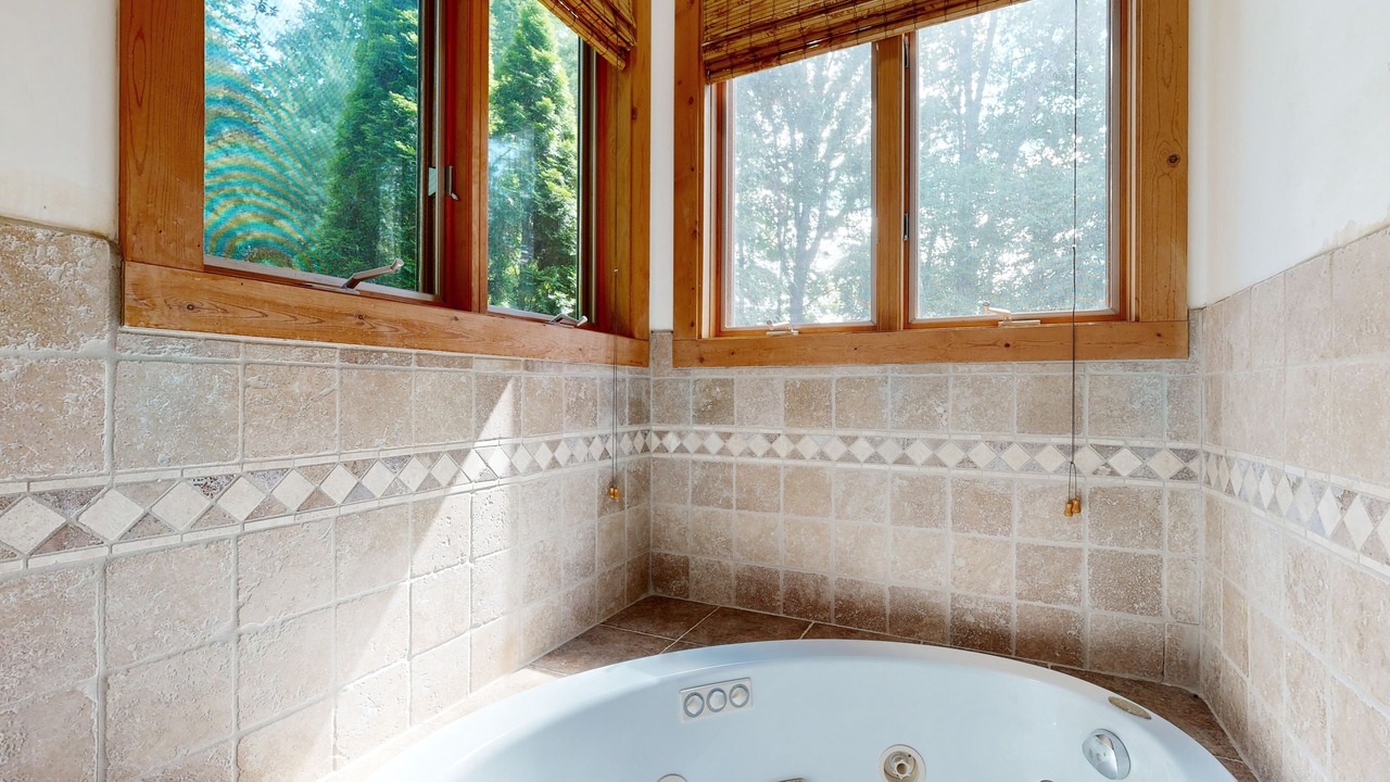 Photo of Bathroom in Alexander