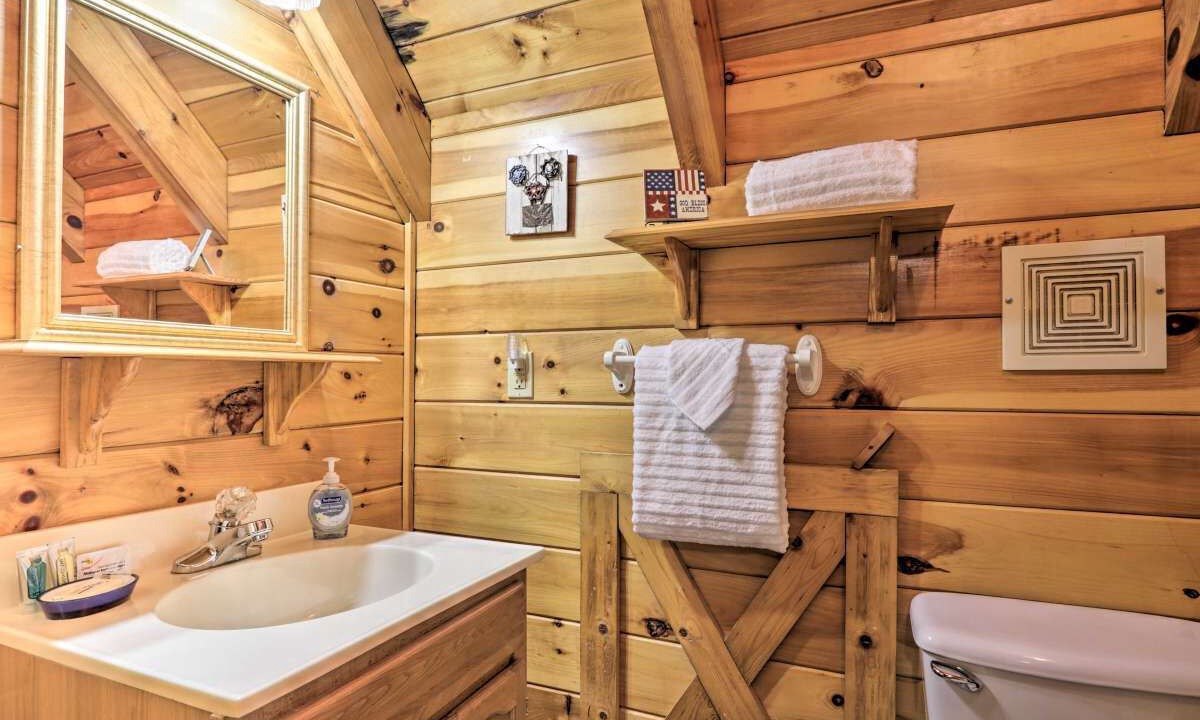 Photo of Bathroom in Cosby