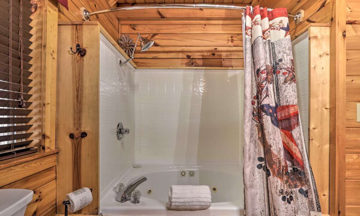 Photo of Bathroom in Cosby
