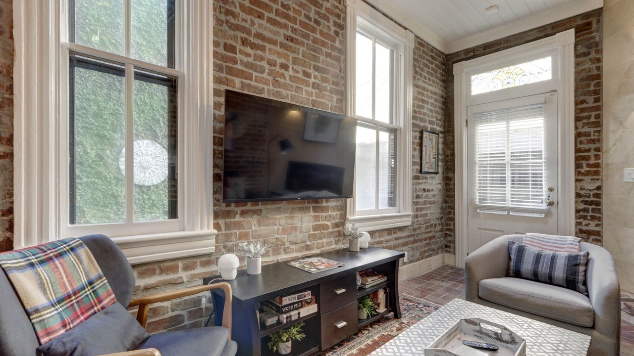 Photo of Bedroom in Historic District - North