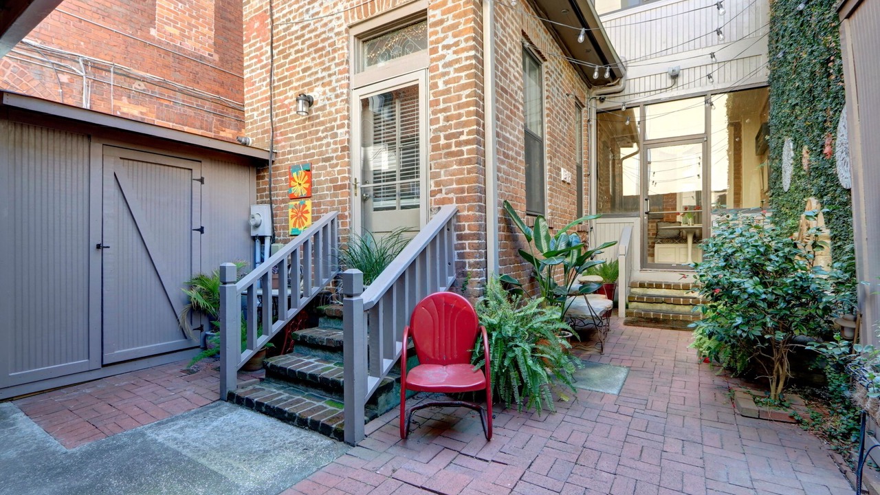 Photo of Outdoor in Historic District - North