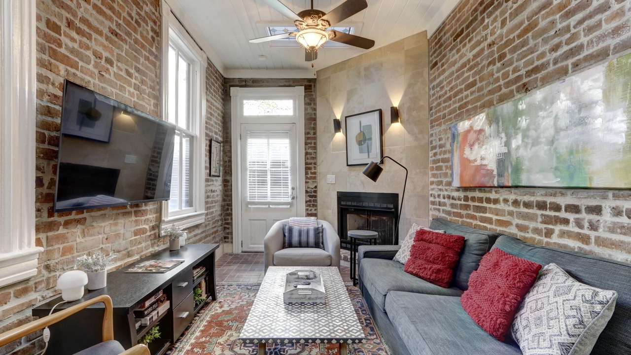 Photo of Bedroom in Historic District - North