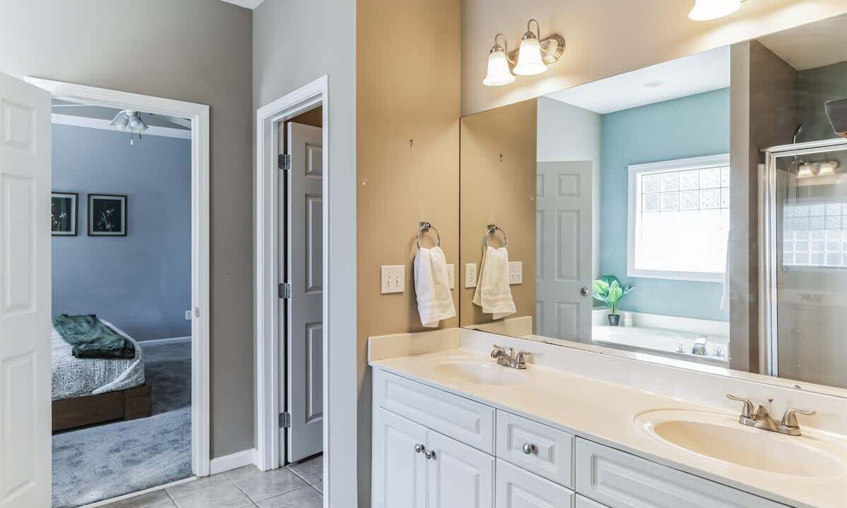 Photo of Bathroom in Harvest
