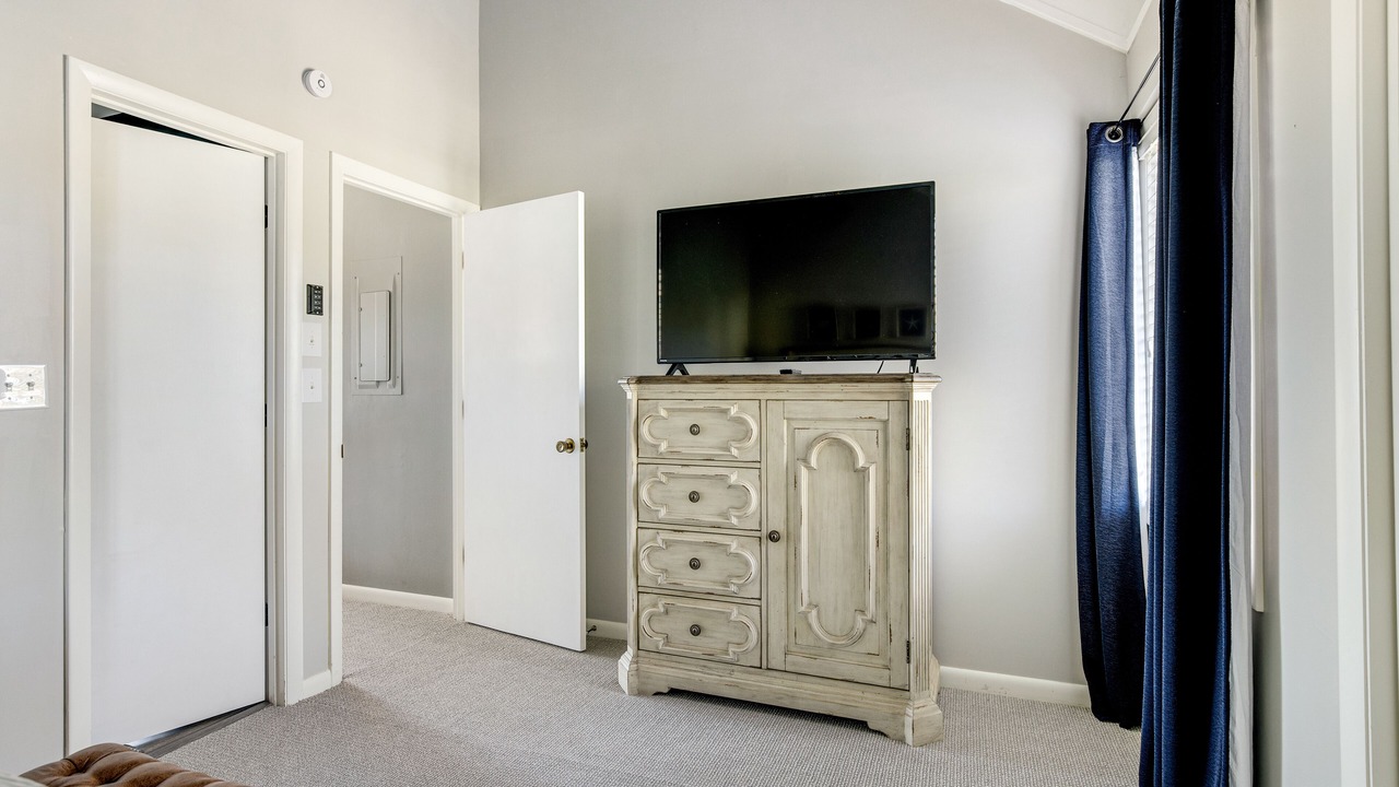 Photo of Bedroom in Sealoft Villas