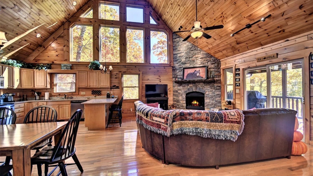 Photo of Livingroom in Maggie Valley