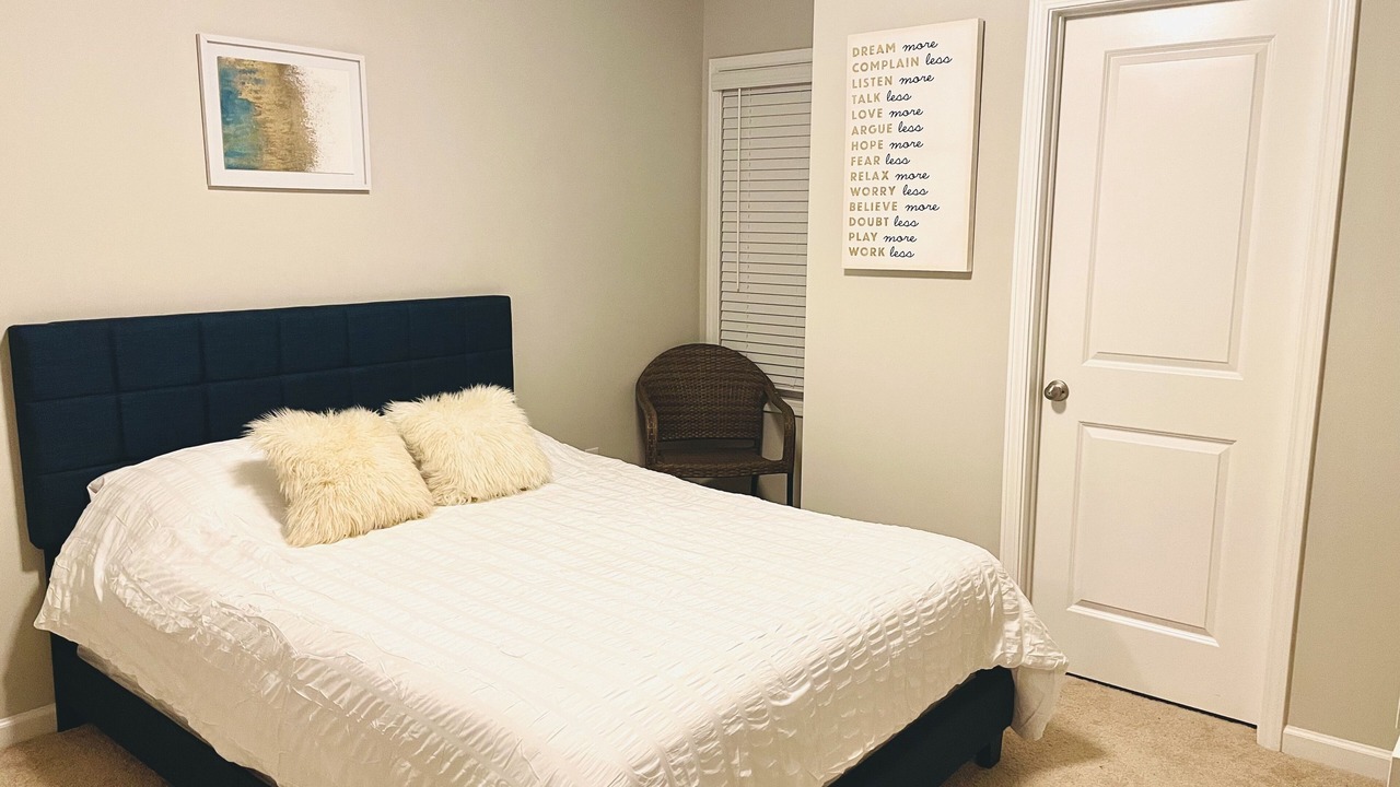 Photo of Bedroom in Riverdale