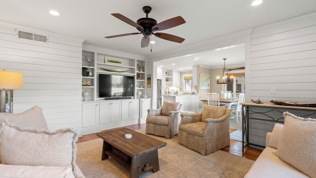 Photo of Livingroom in West Beach Village