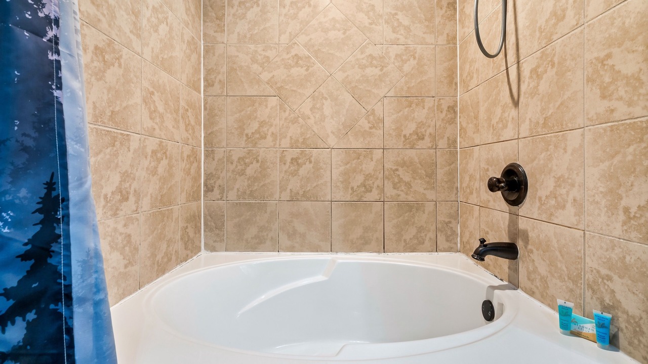 Photo of Bathroom in White Oak Lodge