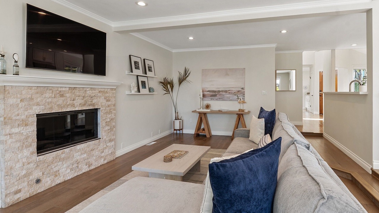 Photo of Livingroom in Del Mar Heights