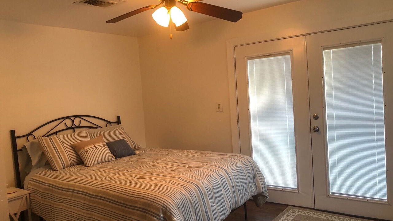 Photo of Bedroom in Long Beach