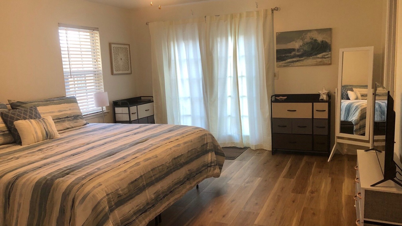 Photo of Bedroom in Long Beach