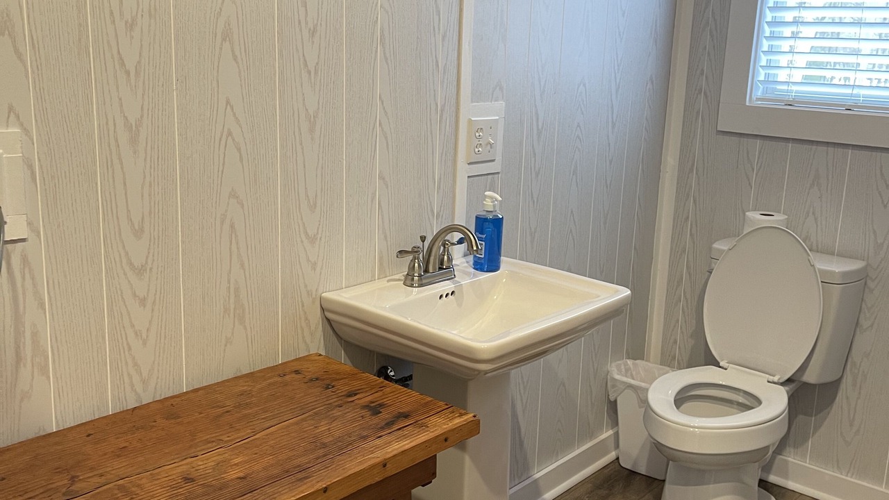 Photo of Bathroom in Guntersville