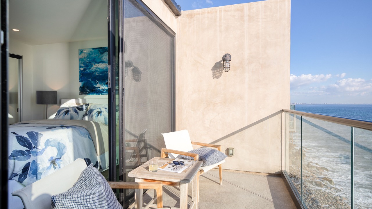 Photo of Patio Balcony in Eastern Malibu
