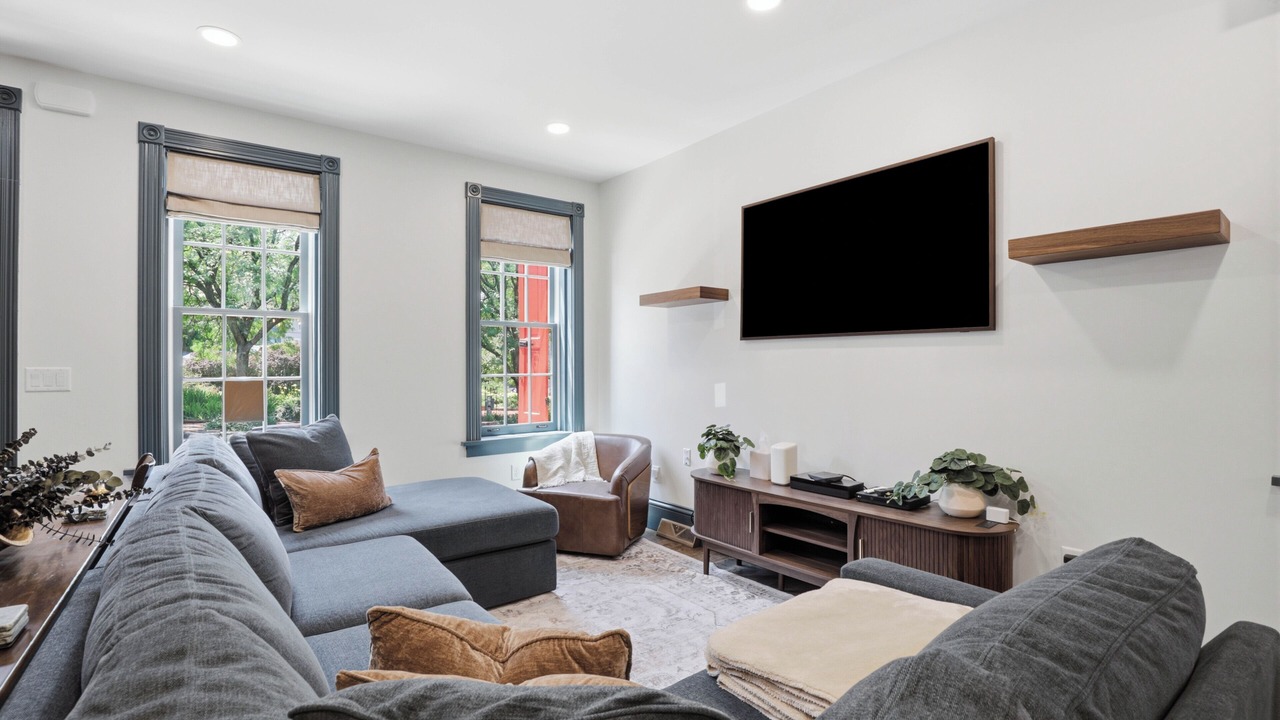 Photo of Livingroom in Lancaster